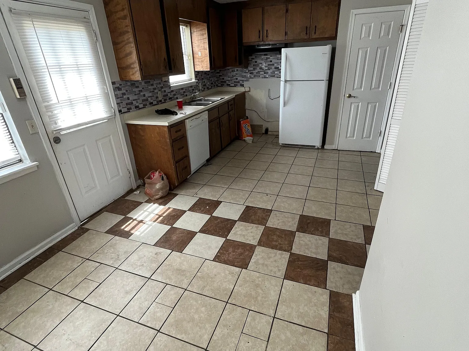 1029 Green Valley Dr NW — Photo 4