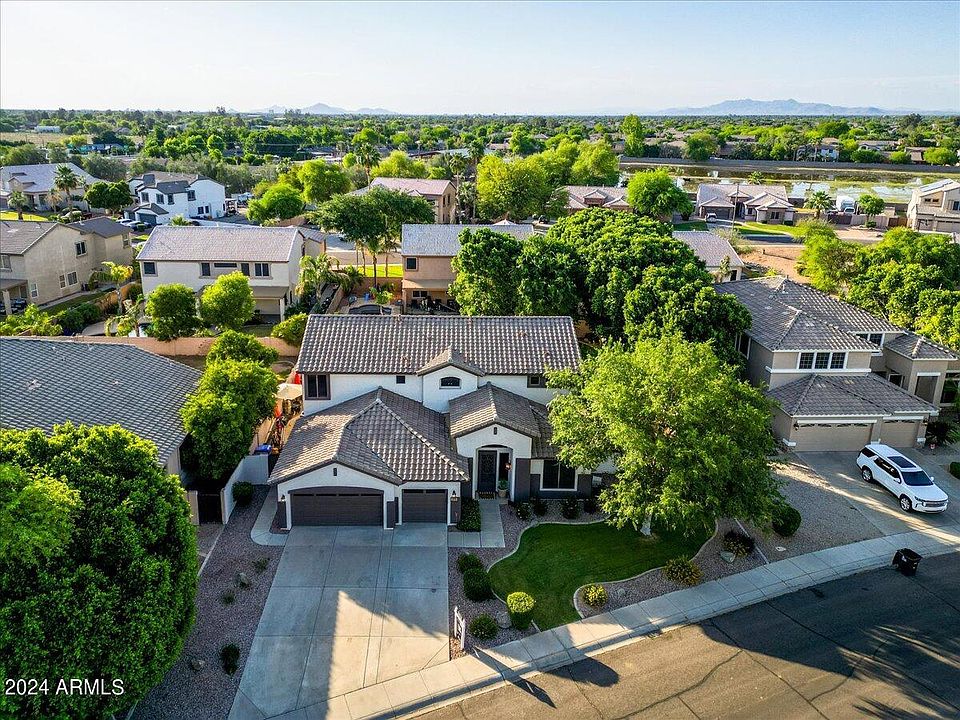 1st image of 928 E CARLA VISTA Drive