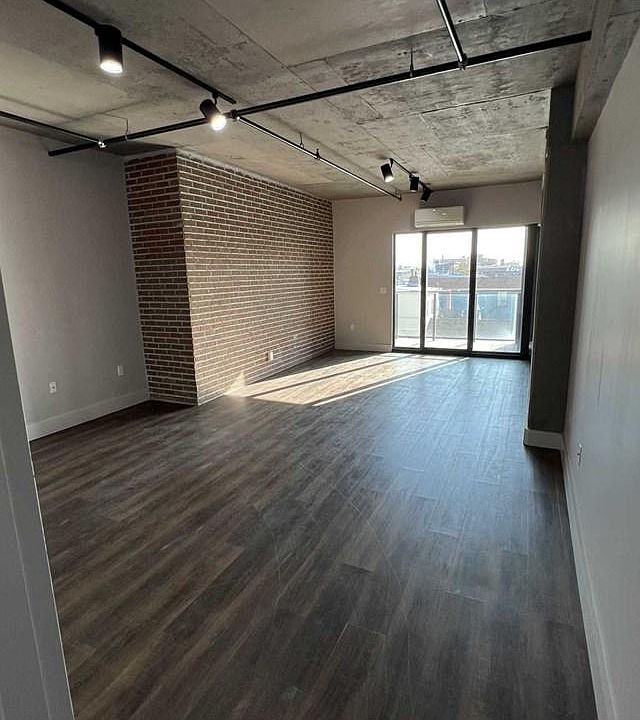 1st image of 58-60 Elm St #404