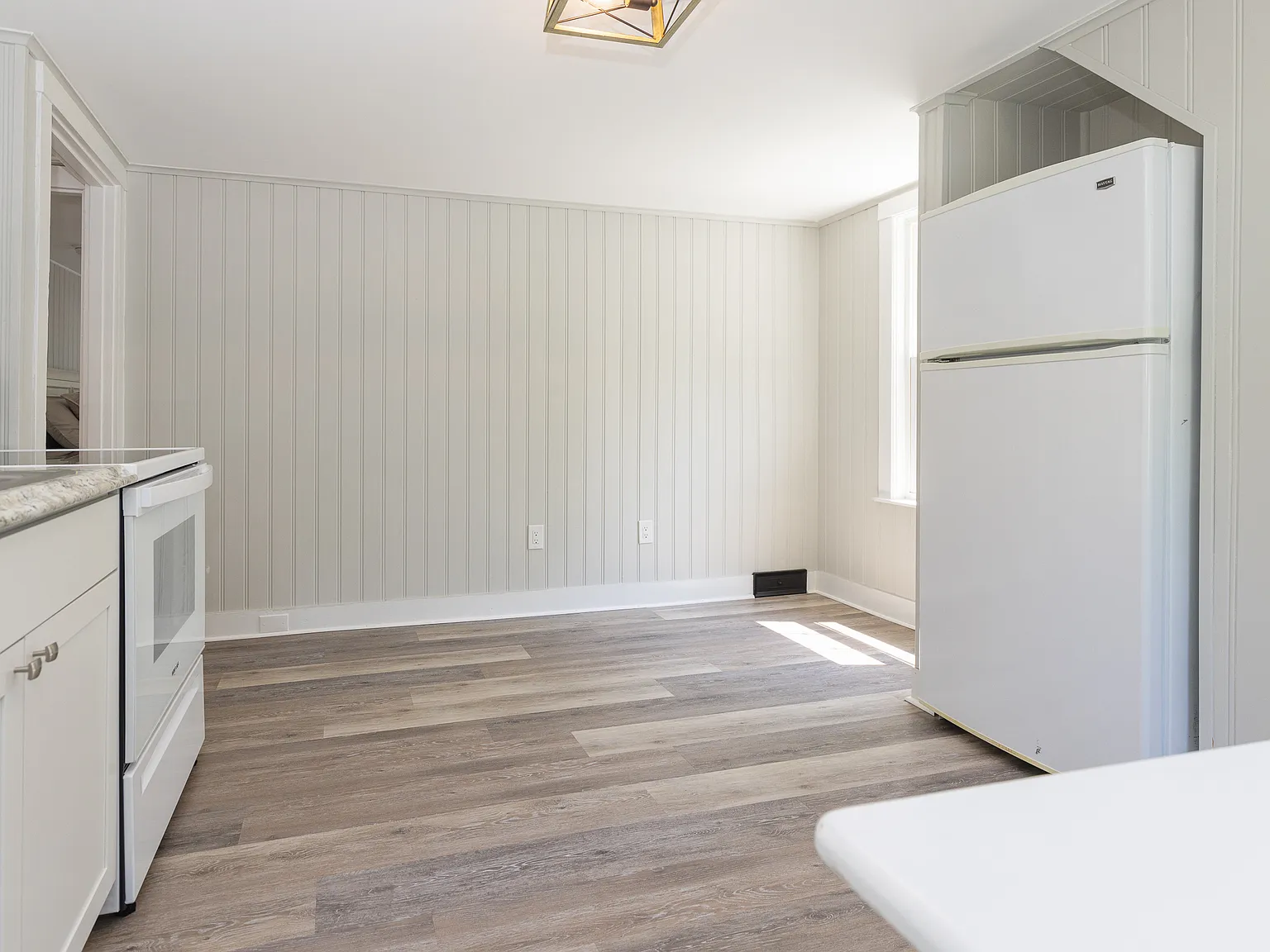 2 bed, 850 sqft, $1,600 — Photo 2