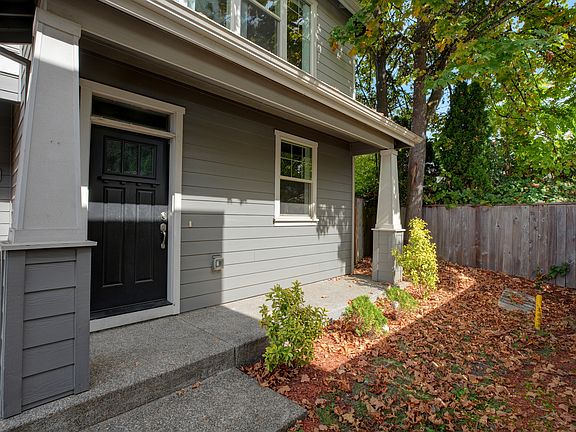 3rd image of 17842 SW Meadowbrook Way