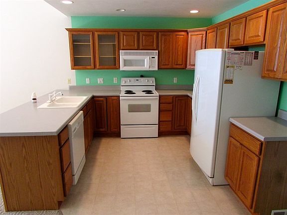 5th image of 102 21st St Unit 3