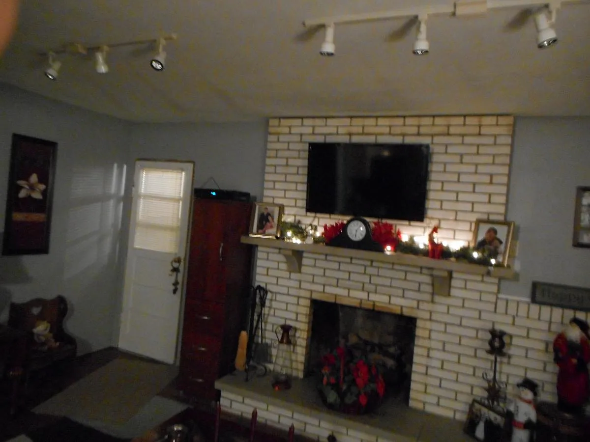 3 bed, 1100 sqft, $1,300 — Photo 4