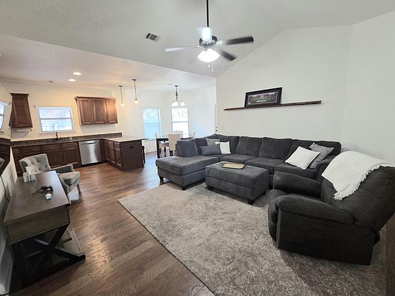 2nd image of 189 Cox Rd