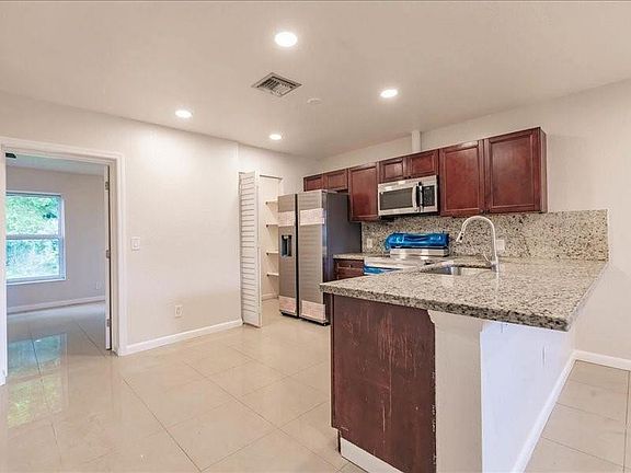 5th image of 5201 NW 17th Ct APT A