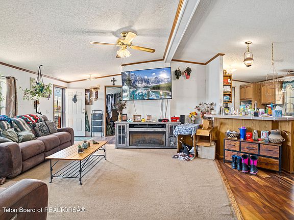 5th image of 623 Mountain View Dr