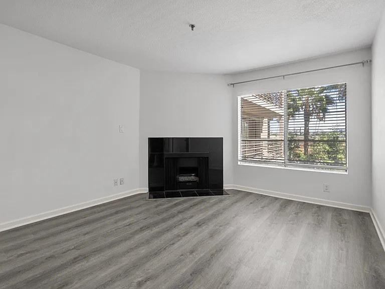 345 S Alexandria Ave #304 — Photo 6