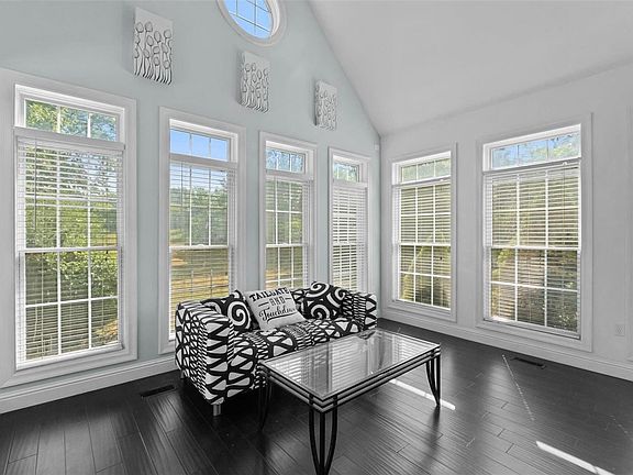 3rd image of 3701 Cornfield Ln