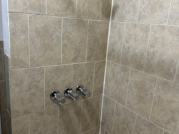 5th image of 898 E 167th St #1A