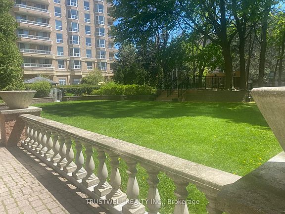 3rd image of 21 Overlea Blvd #1107