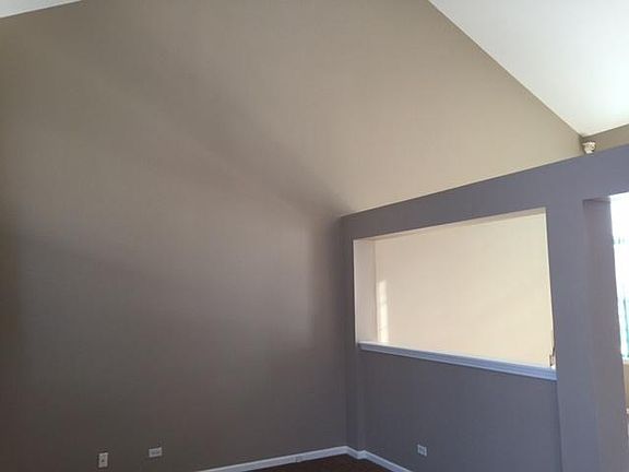 3rd image of 132 E Aspen Cir