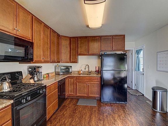4th image of 1614 Woodridge Dr