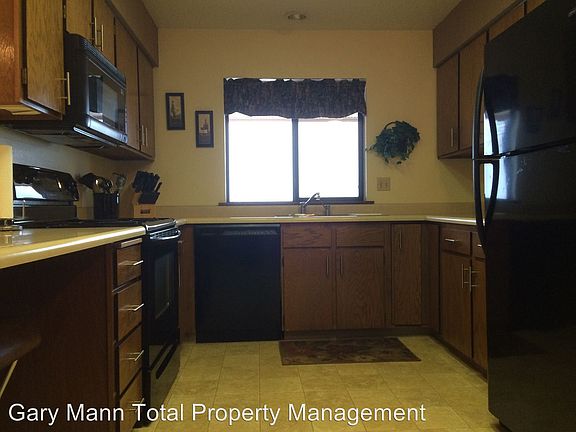 5th image of 807 Westshore Dr NE APT D14