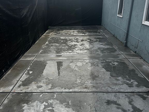 5th image of 25796 Walker St