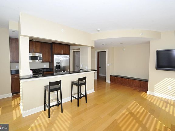 2nd image of 2050 Jamieson Ave APT 1504