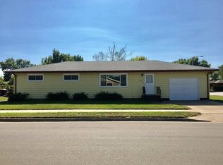 1016 Box Elder St, Williston, ND 58801