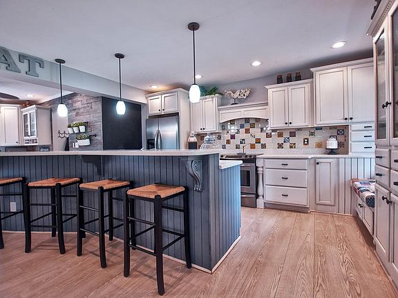 3rd image of 53910 Arrowwood Dr