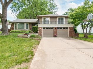 10009 Rosehill Rd, Lenexa, KS 66215