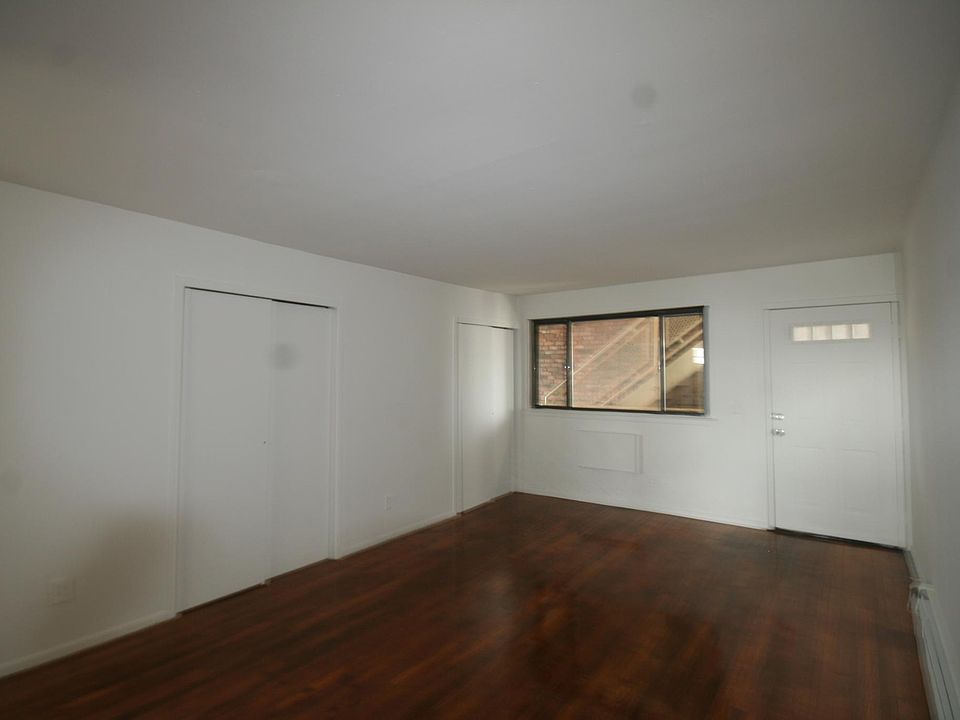 1st image of 10 Island Pkwy #3B
