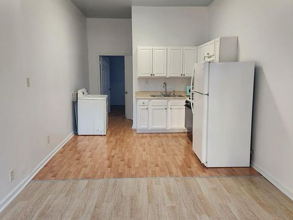 5th image of 1931-33 Eagle St #2