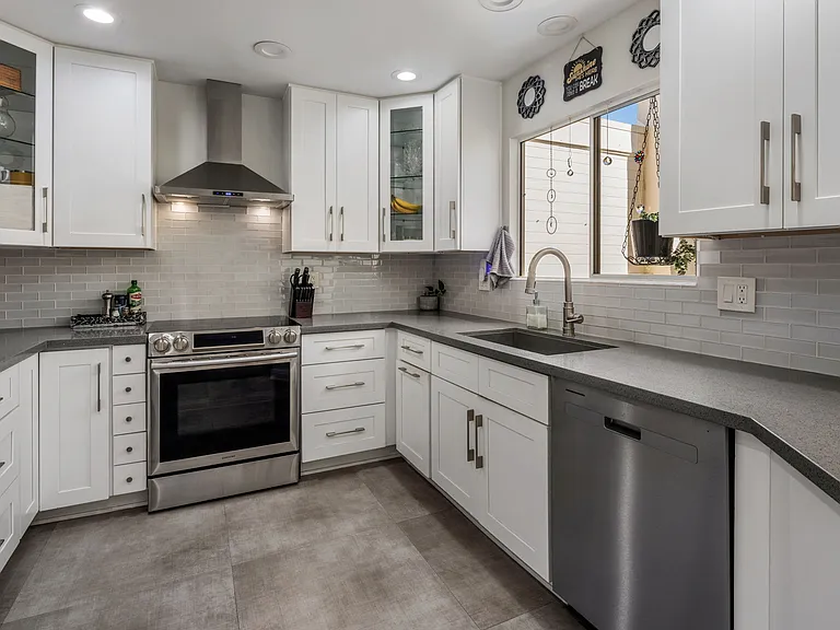 8633 E Monterosa Ave — Photo 18
