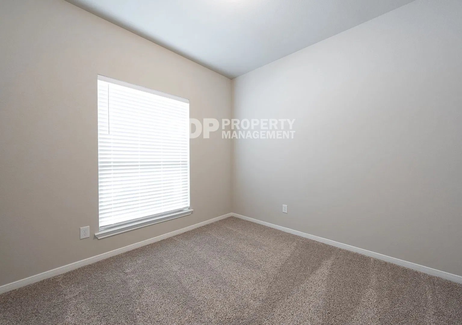 Available now! Spacious 4 Bedroom Home in South Temple Friars Creek Neighborhood — Photo 4