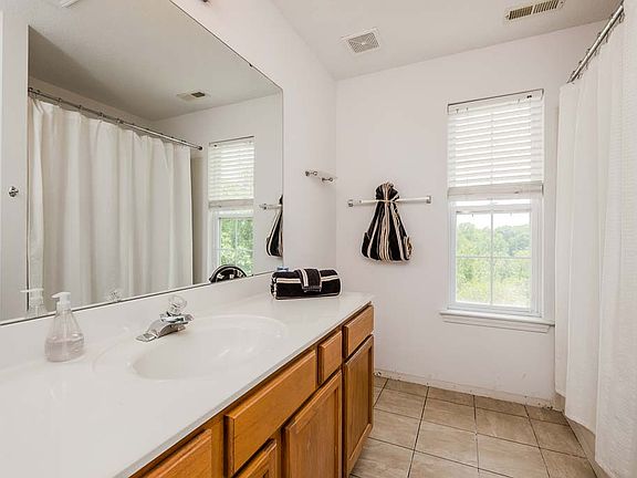 5th image of 7612 Shadybridge Dr