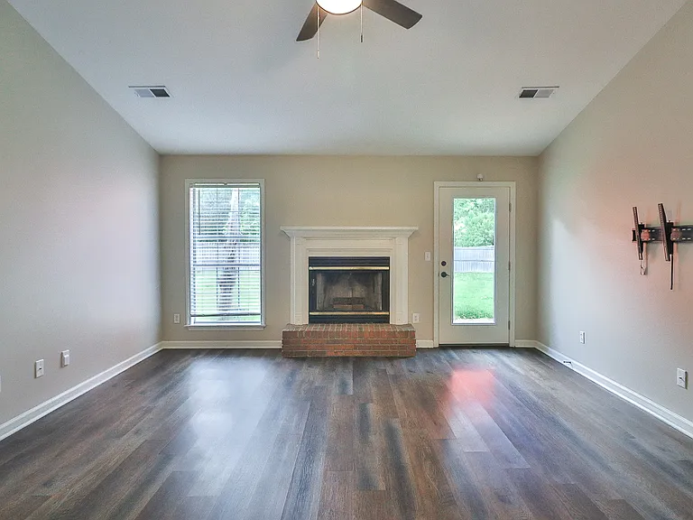 1914 Sandbrook Dr — Photo 13
