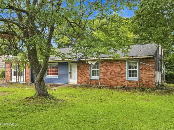102 Royal Drive, Jacksonville, NC 28546