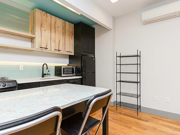 4th image of 675 Grand St #3D