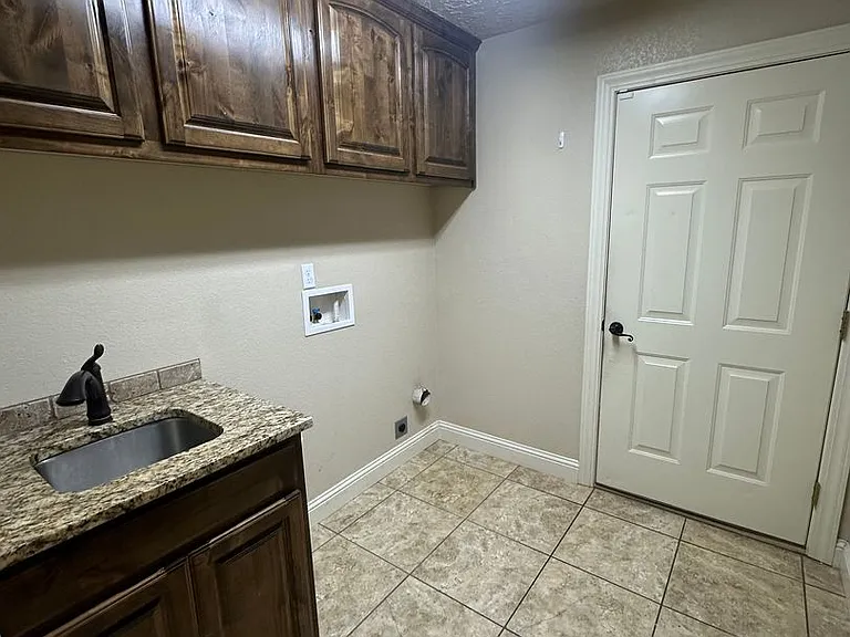 3724 Woodlark Rd — Photo 24