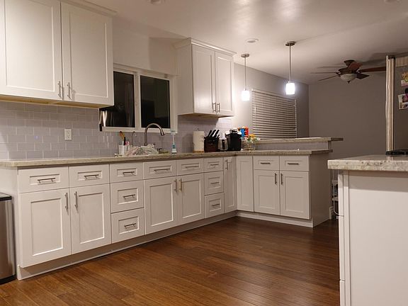 2nd image of 2628 Bernwood St