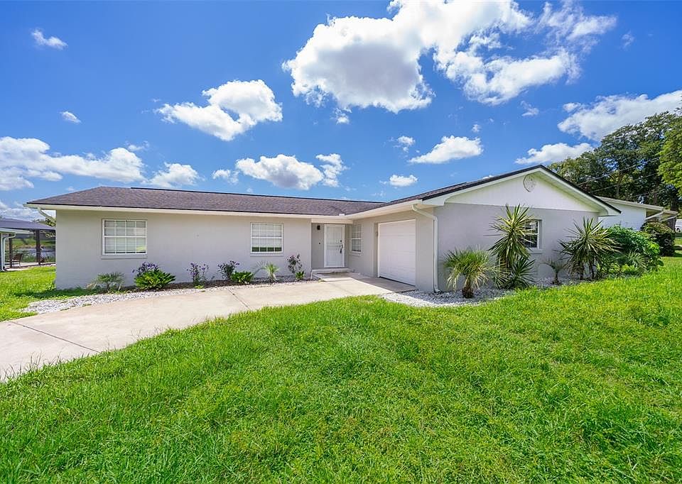 1st image of 15 Wisteria Dr