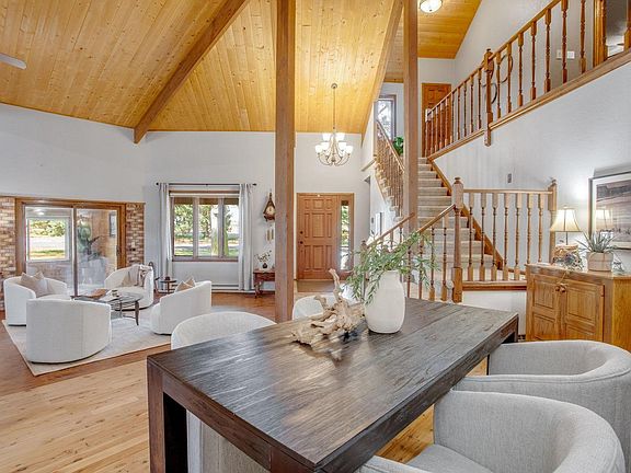 2nd image of 1923 Sauk Hill Rd