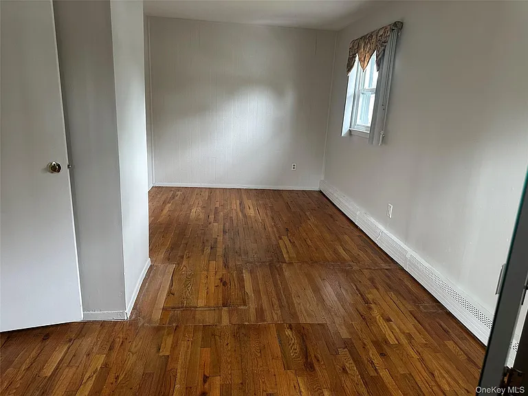 308 Essex St — Photo 9