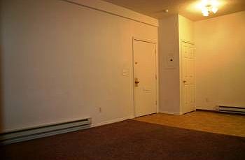 4th image of 2420 S Indiana Ave APT 12