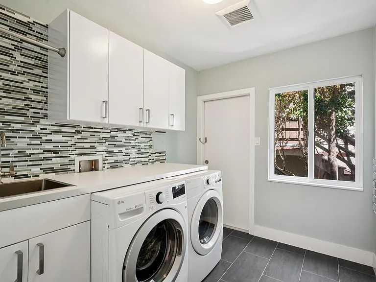 4923 Harbord Dr — Photo 52