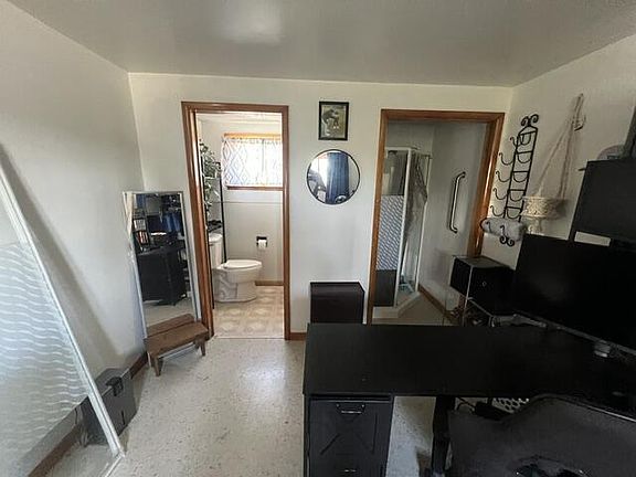 5th image of 14 Hickory Avenue