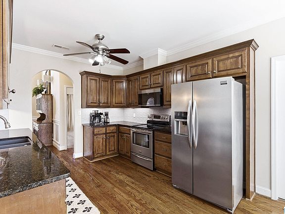 5th image of 555 Creek Ridge Dr