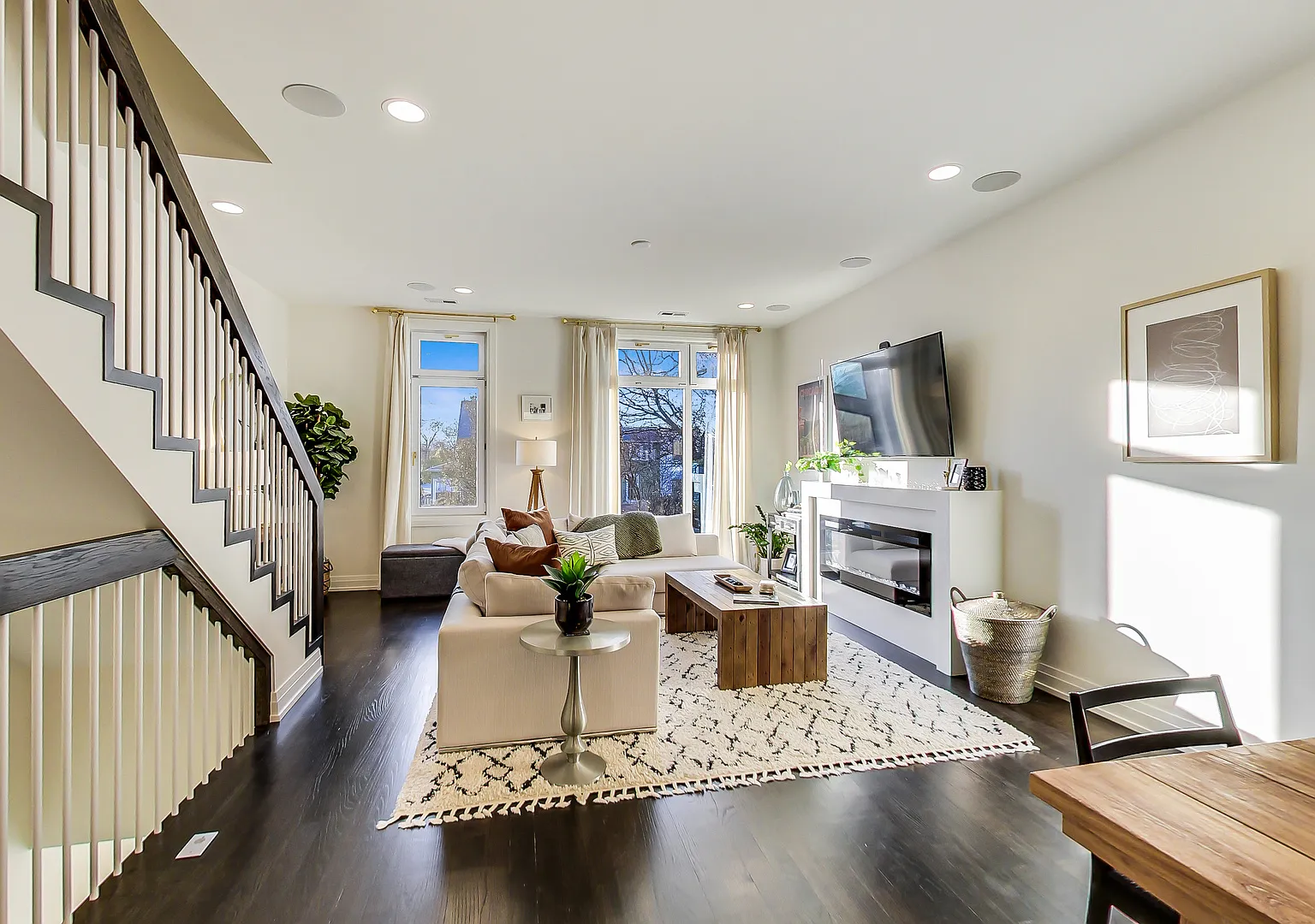 3 bed, 3.0 bath, $4,200 — Photo 4