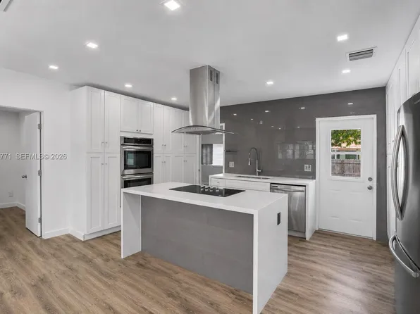 1081 NE 166th St, North Miami Beach, FL 33162