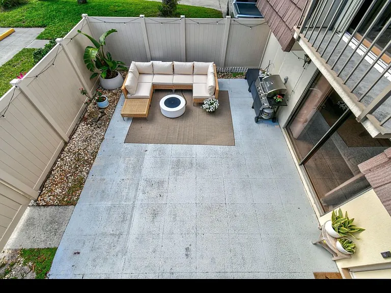 7728 77th Way — Photo 3