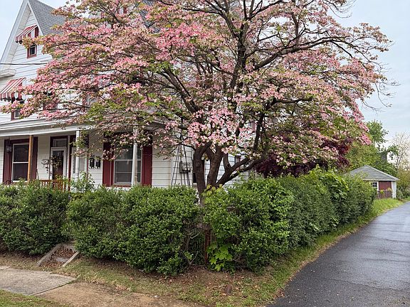 2nd image of 2620 Boas St #A