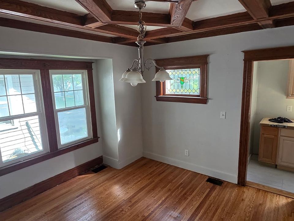 1st image of 230 Bidwell Ter
