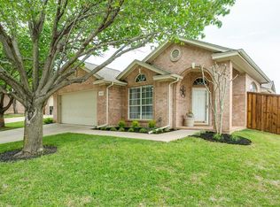 1000 Harwood Ct, Euless, TX 76039