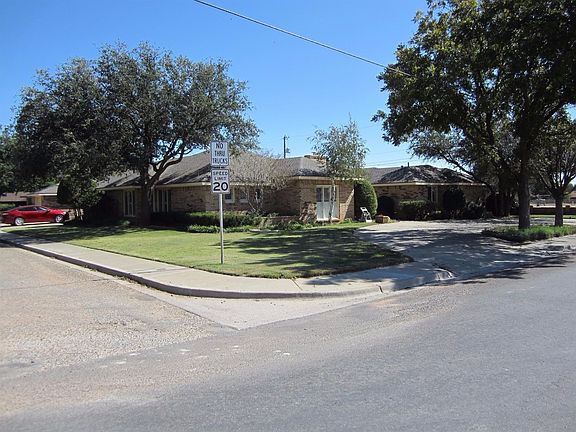 2nd image of 502 Santa Fe Dr