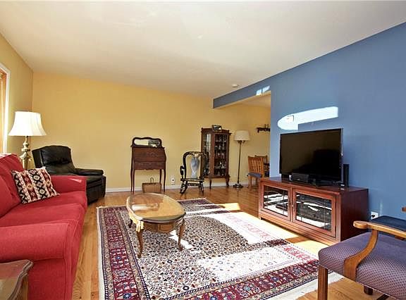 4th image of 1396 Arch Dr