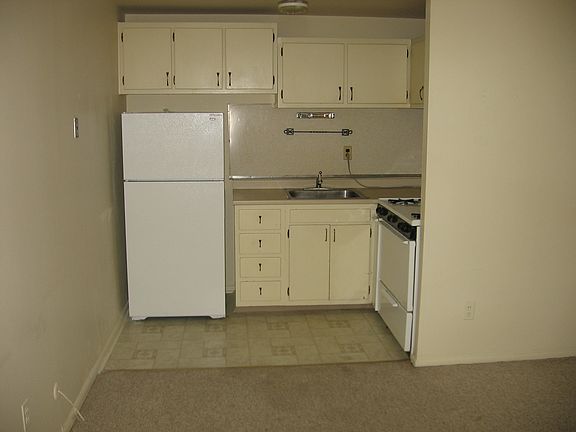 5th image of 272 Greenough St #B