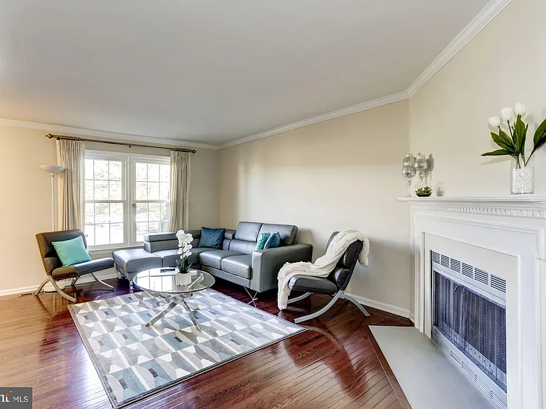 6069 Crown Royal Cir — Photo 4