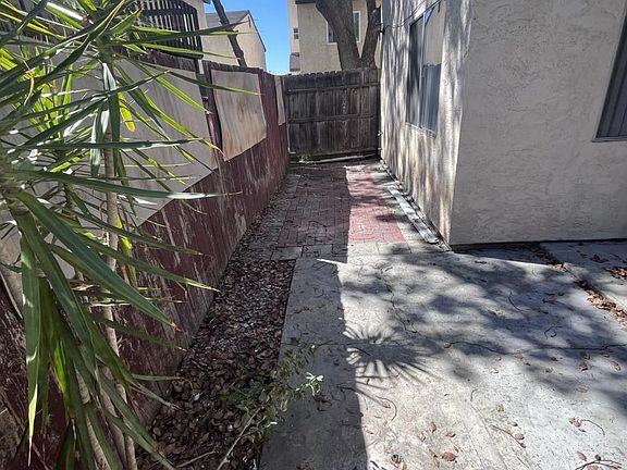 2nd image of 3460 39th St